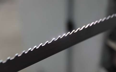 绥化双金属带锯条产生切削噪音的原因具体有哪些？